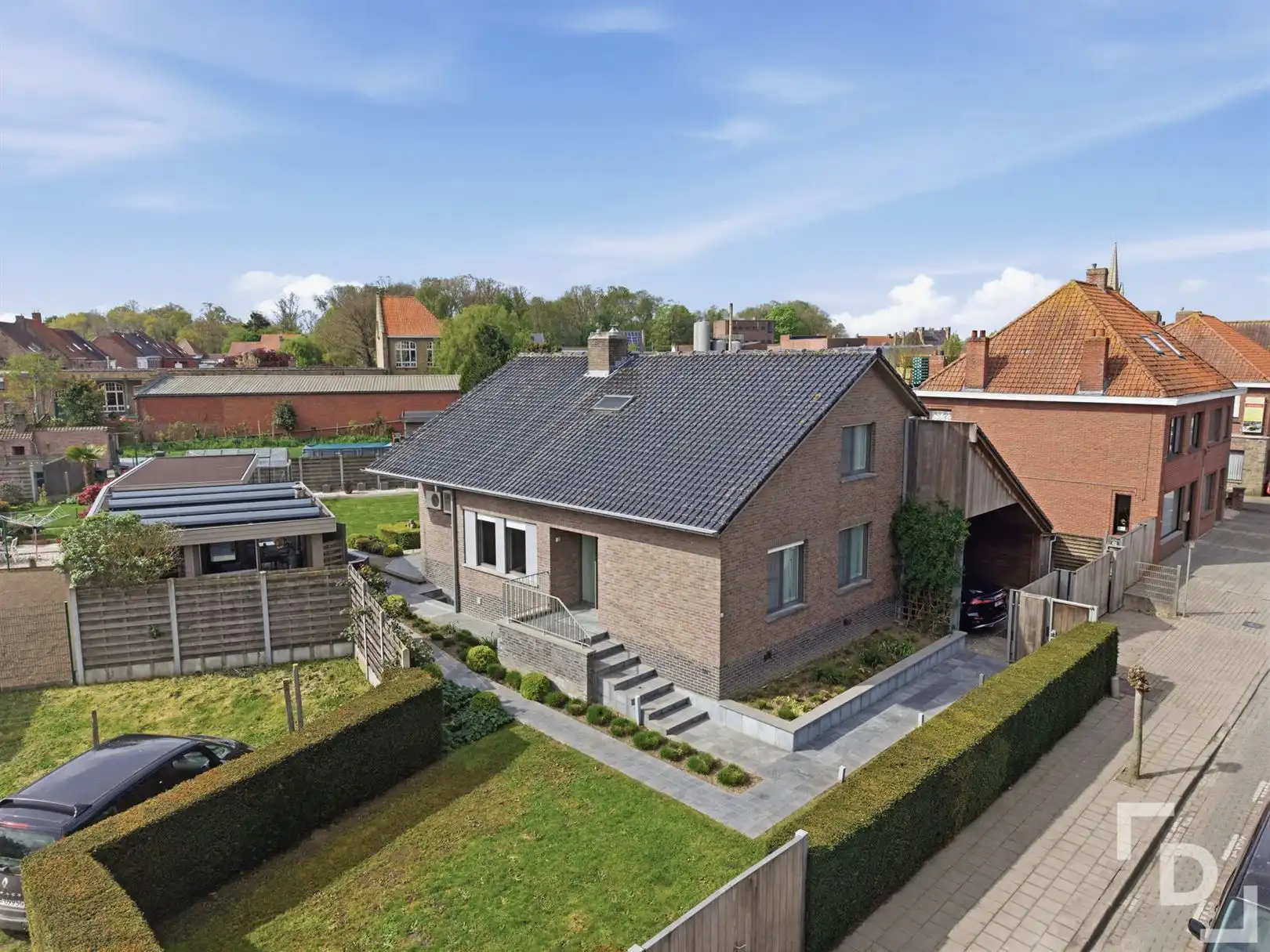 Statige villa met zuidgerichte tuin in Boezinge.  foto 54