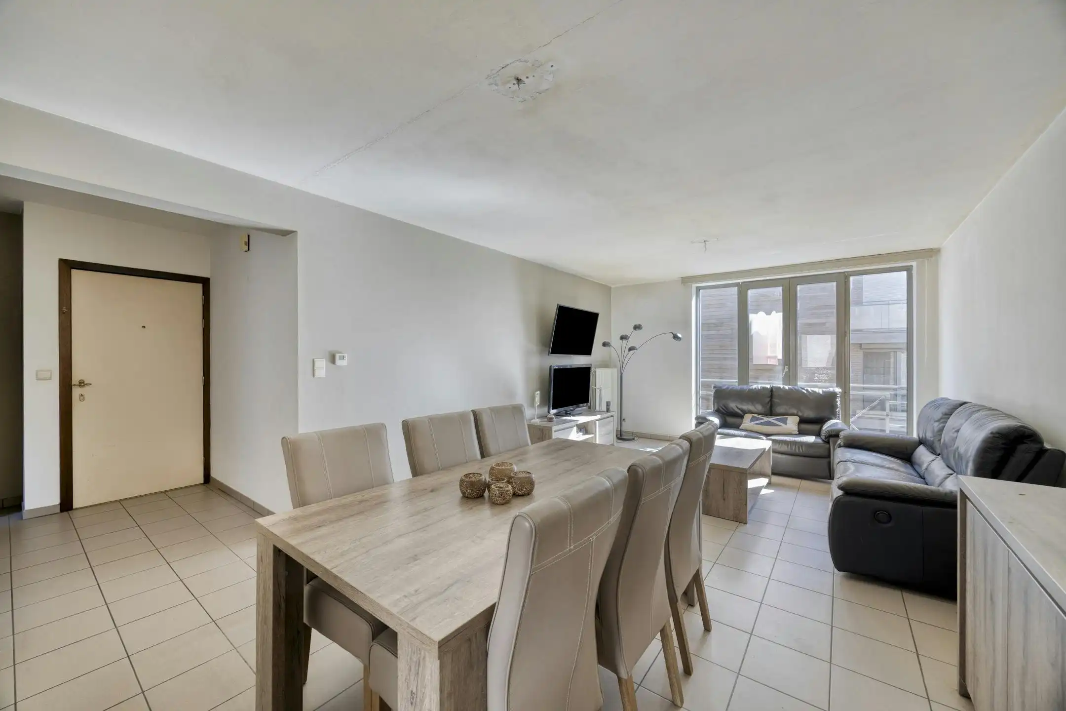 Op te frissen 2-slaapkamer appartement op toplocatie in Hasselt foto 6