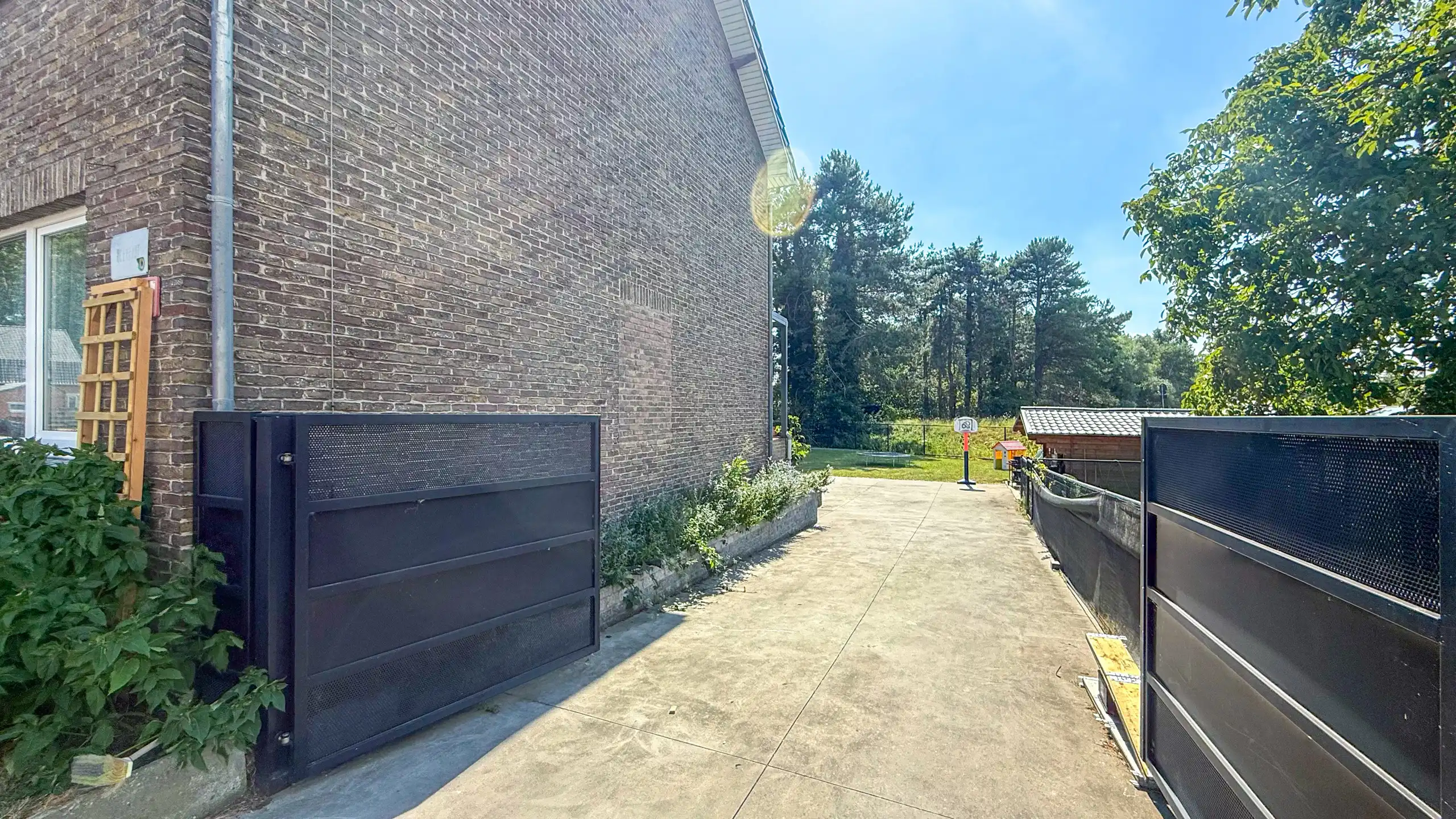 Instapklare woning met 3slpks, kelder en mooie tuin in Ham! foto 30