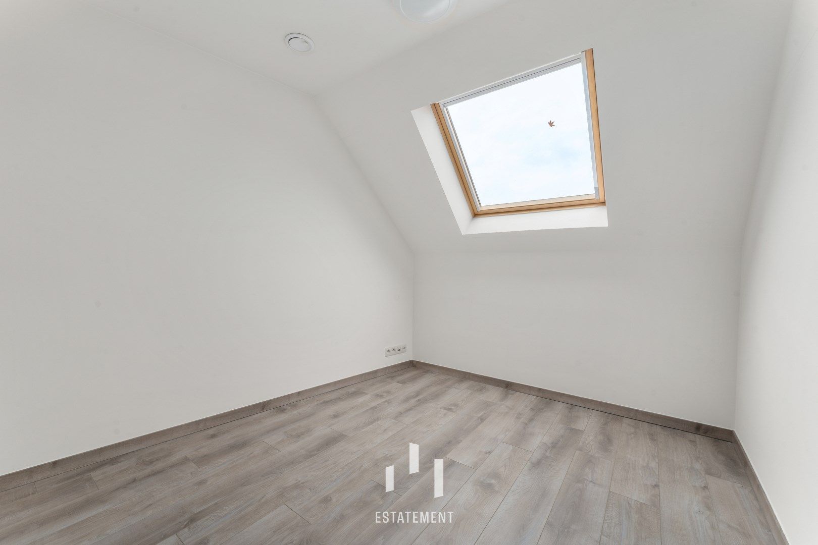 Ruim duplex appartement met 3 slaapkamers in Ieper, bouwjaar 2015, bewoonbare oppervlakte 165.00, EPC-waarde 139.00, energielabel B foto 11