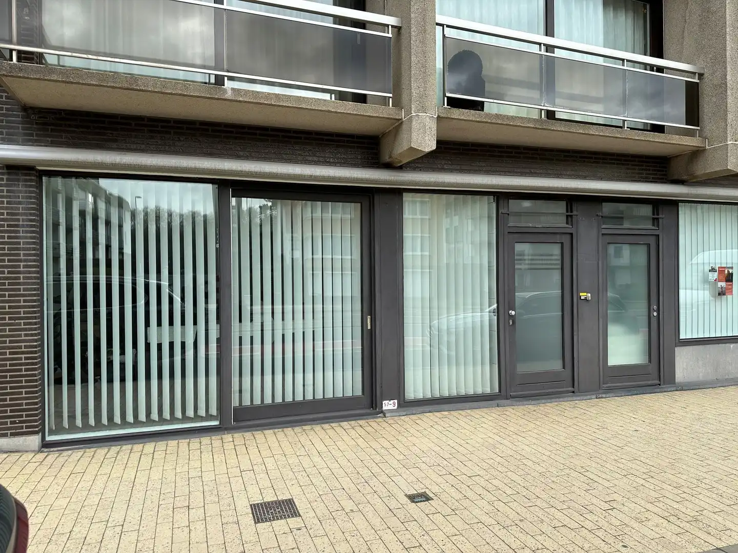 Volledig gerenoveerd en zeer ruim appartement met garage. foto 8