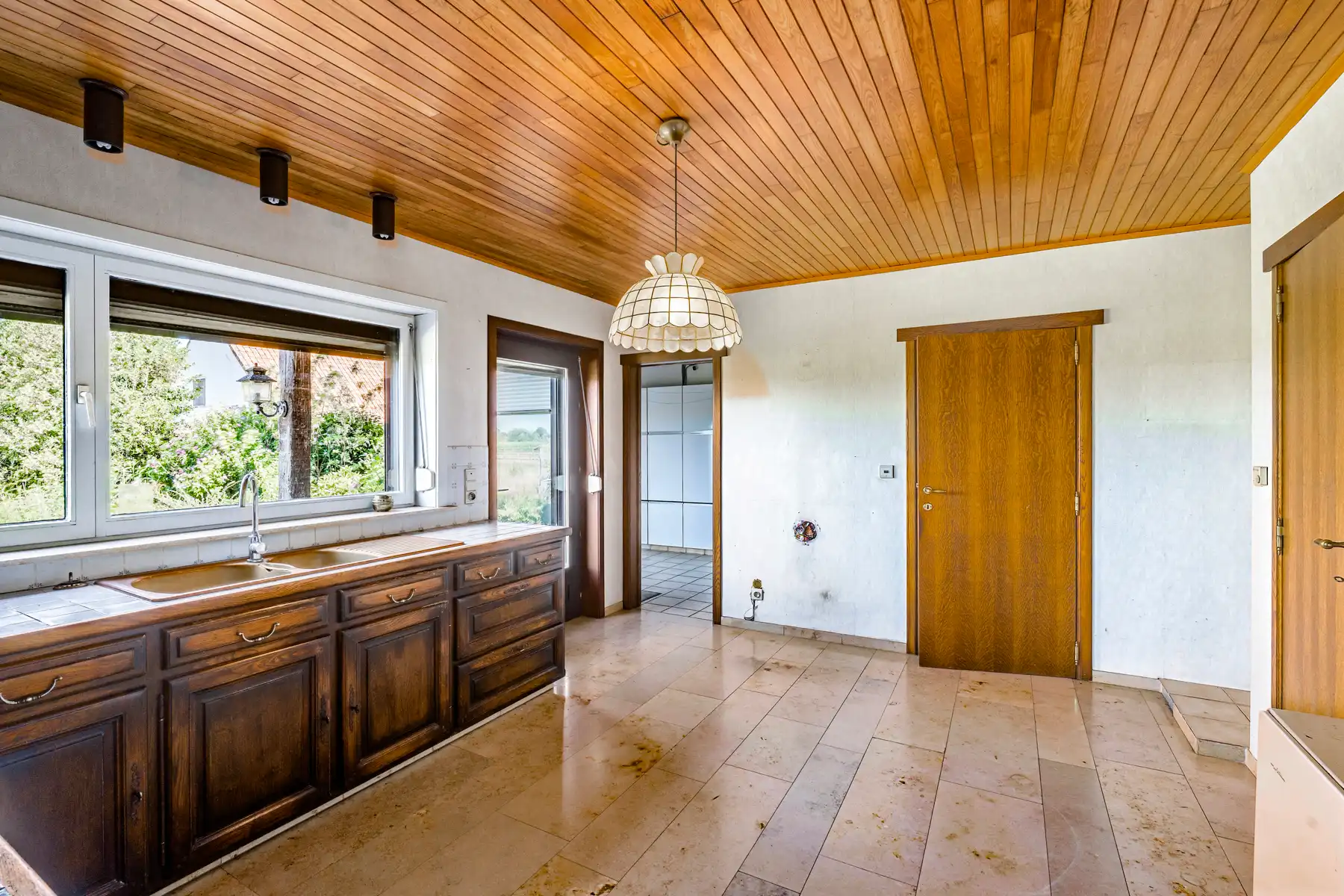 Grondig te renoveren woning met bijgebouwtje op ca 1.800 m² foto 18