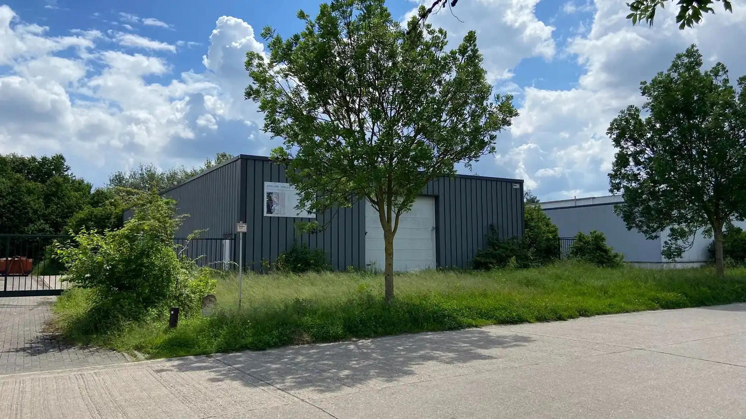 Te huur: veelzijdige bedrijfshal/magazijn op industrieterrein in Lanaken foto 4