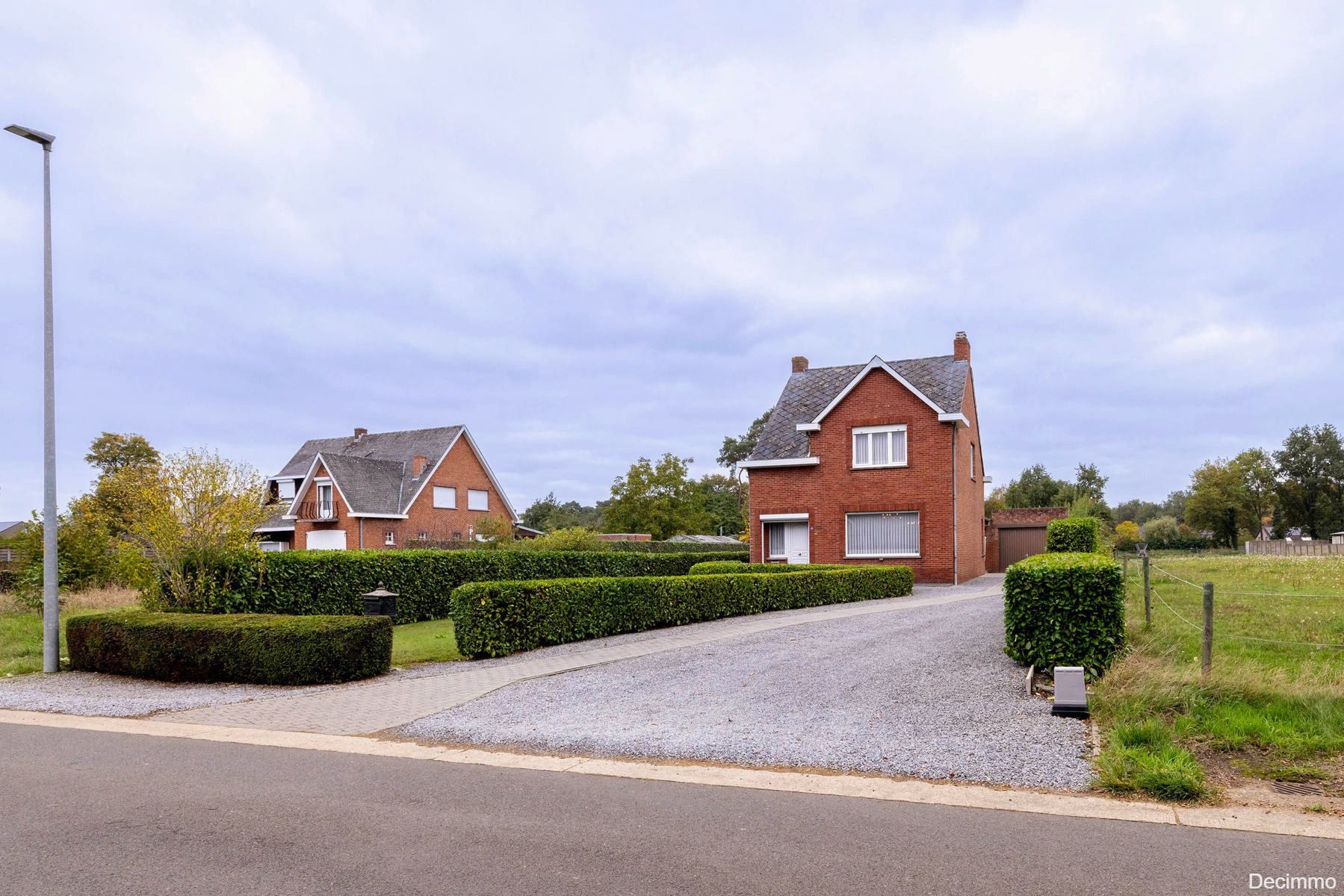 Hoofdfoto van de publicatie: Op te frissen gezinswoning gelegen op rustige locatie