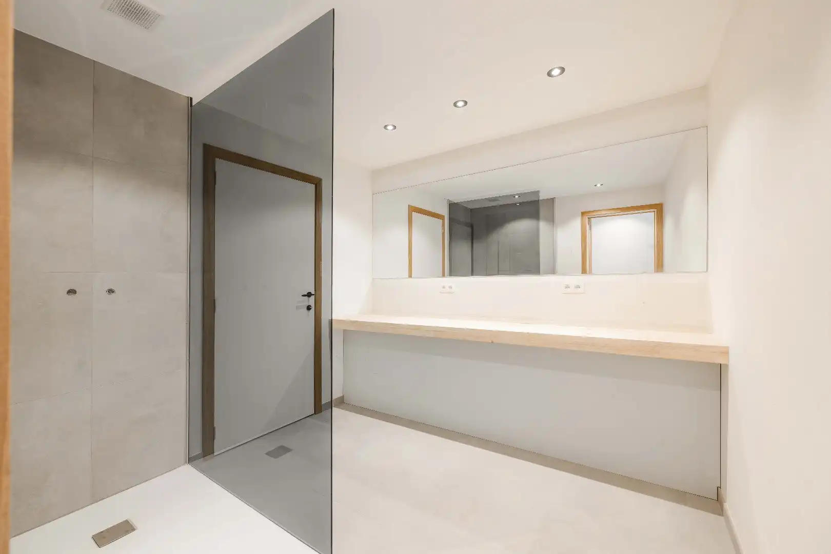 PRACHTIG APPARTEMENT (138 m²) MET 2 SLPKS | TERRAS EN PATIO foto 9