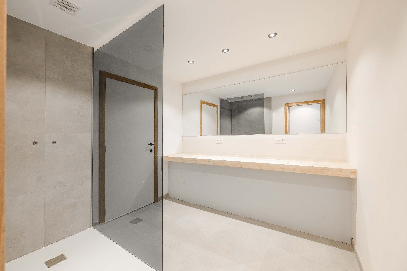 PRACHTIG APPARTEMENT (138 m²) MET 2 SLPKS | TERRAS EN PATIO foto 9