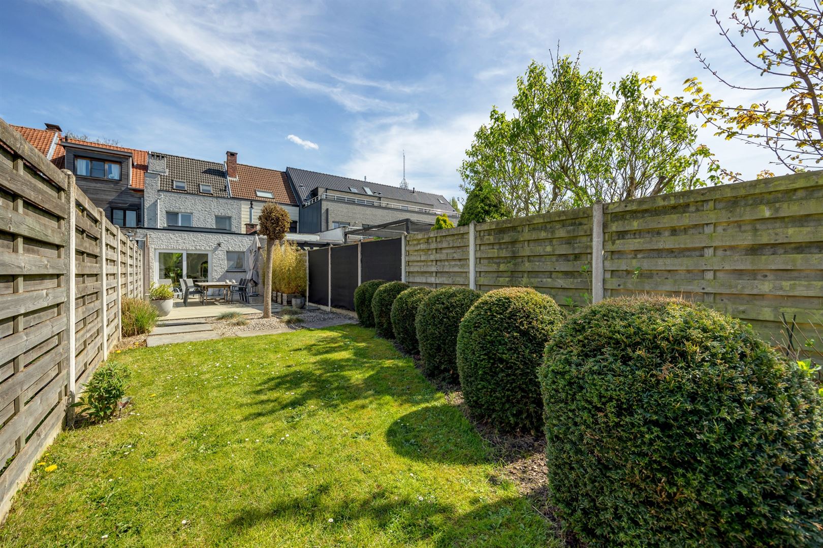 Goed onderhouden ruime stadswoning met grote tuin foto 18