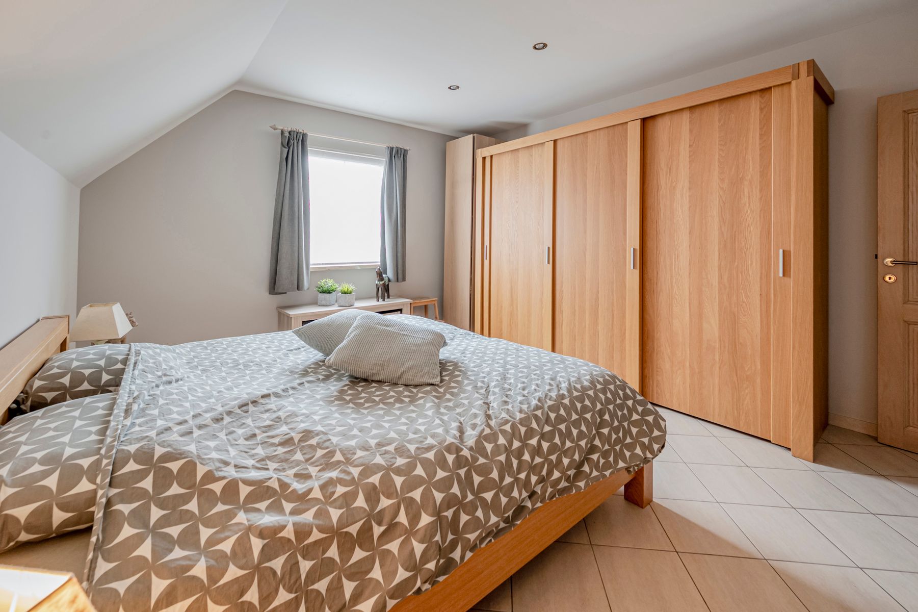 Halfopen bebouwing in topstaat foto 16