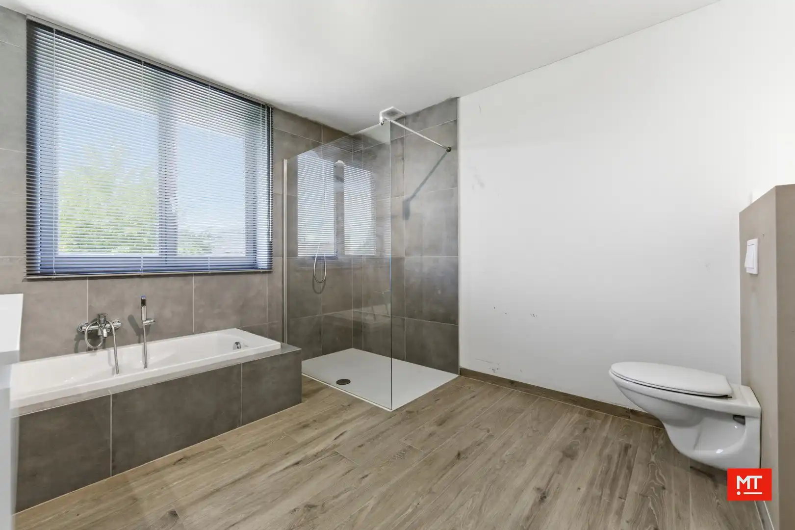 Recente, instapklare woning met 3 slpk, zonnige tuin en garage op het einde van een doodlopende straat in Langemark foto 12