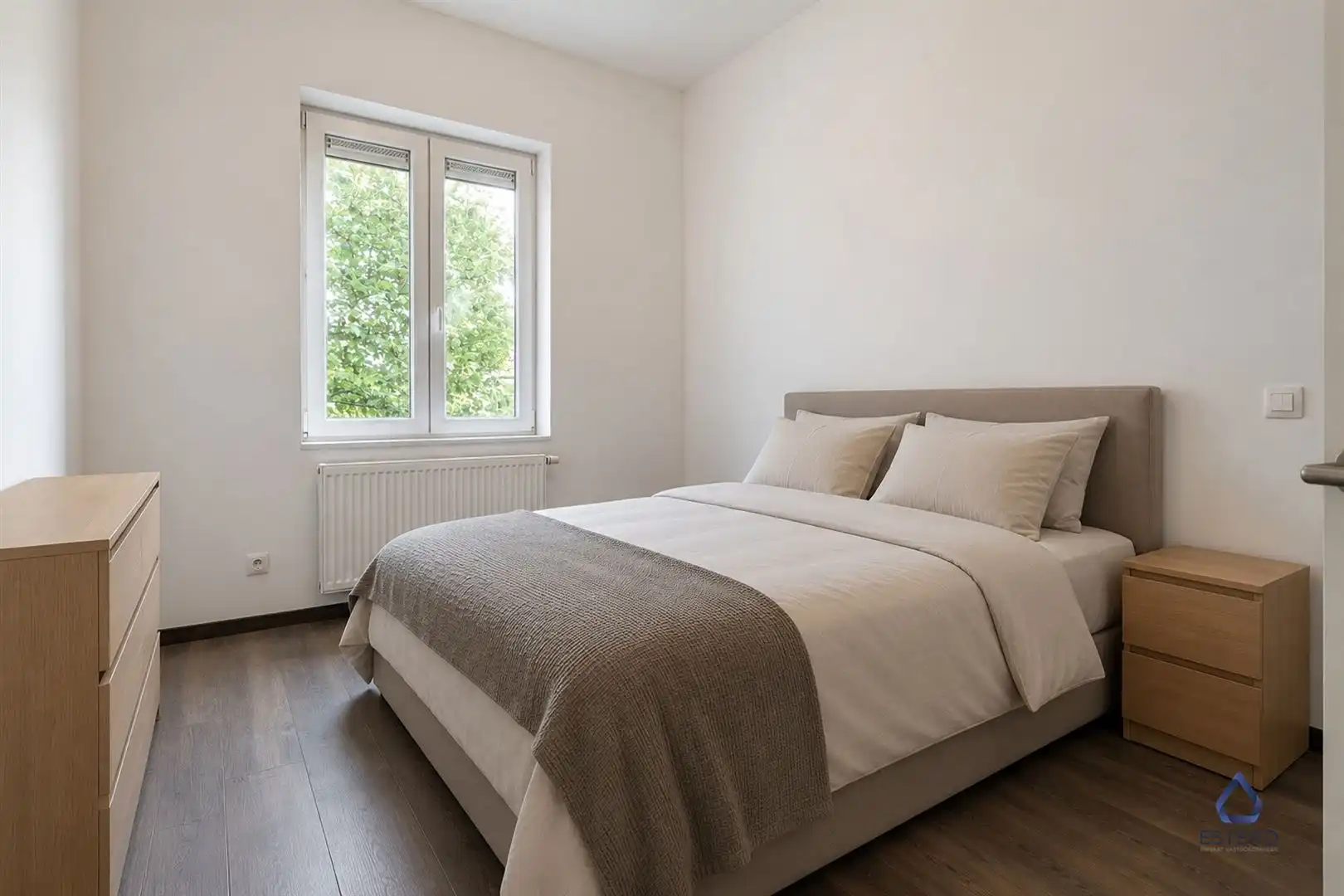 Gerenoveerde rijwoning met 4 slaapkamers in hartje Eeklo foto 7