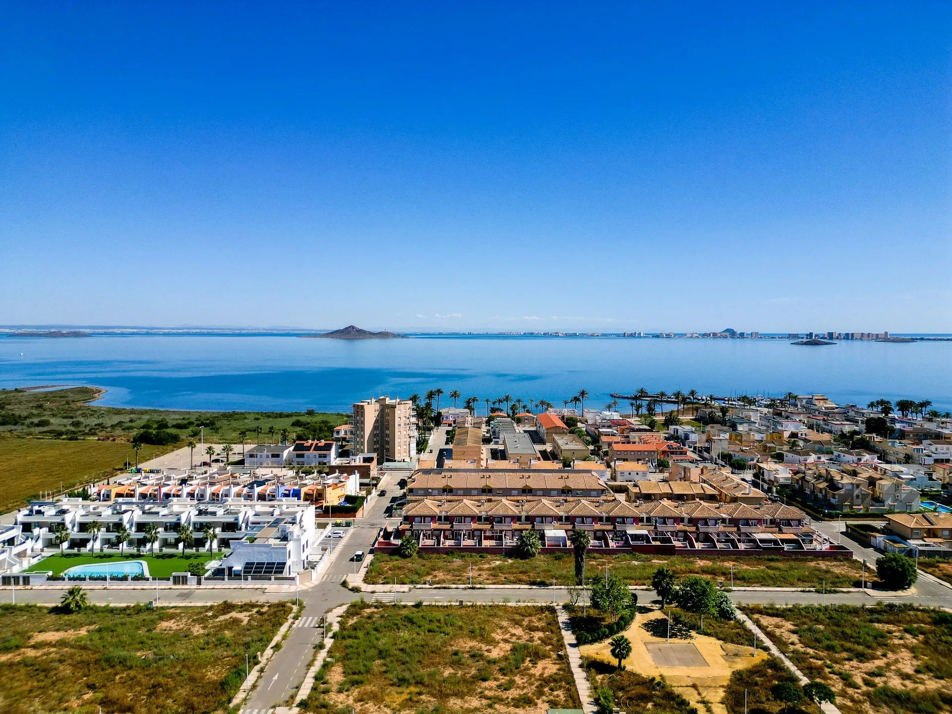 Direct genieten: instapklaar penthouse op toplocatie aan de kust foto 49