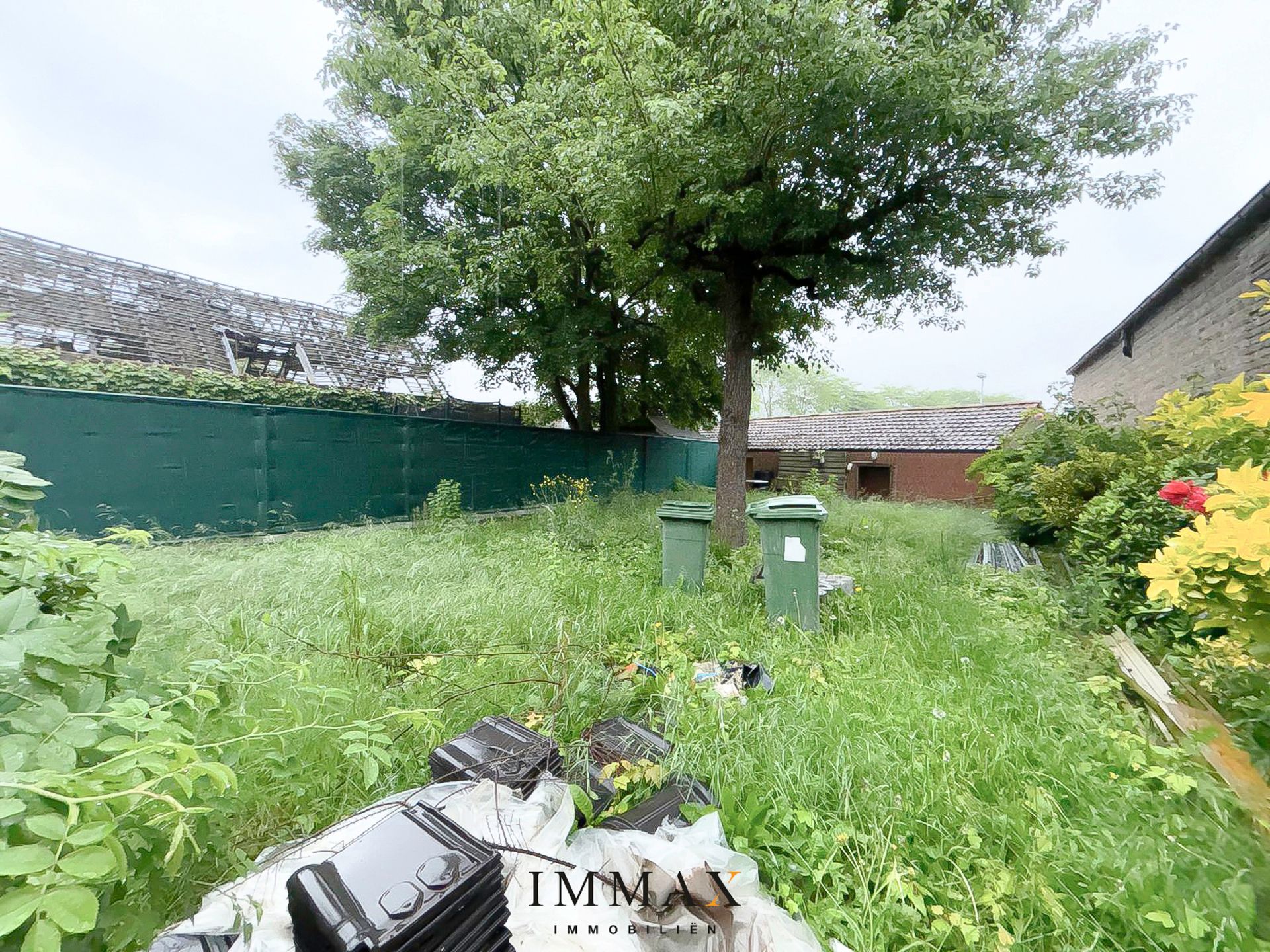 Deels gerenoveerde gezinswoning met mogelijkheid tot garage foto 3