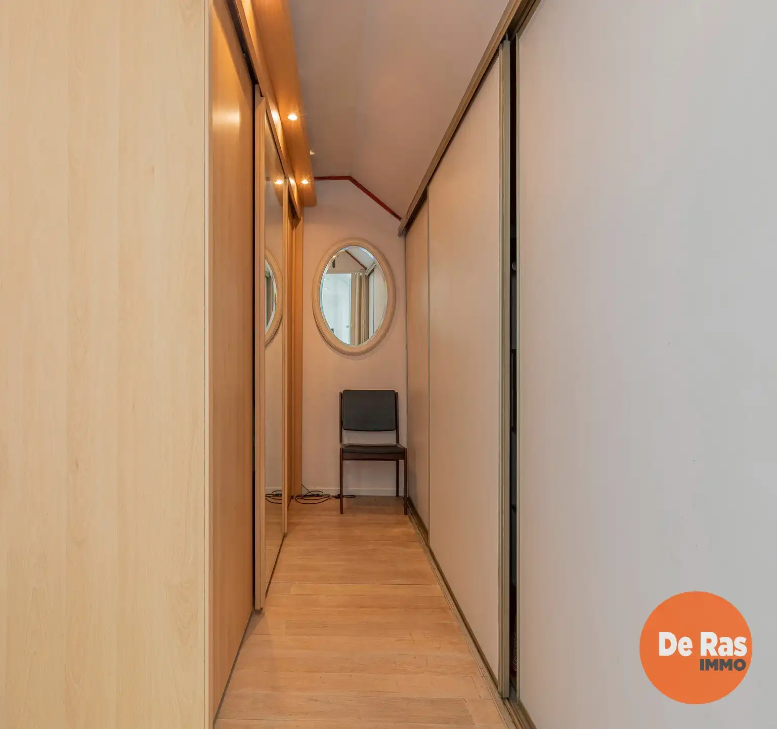 NIEUWERKERKEN - Leuke tijdloze open bebouwing in het centrum foto 21