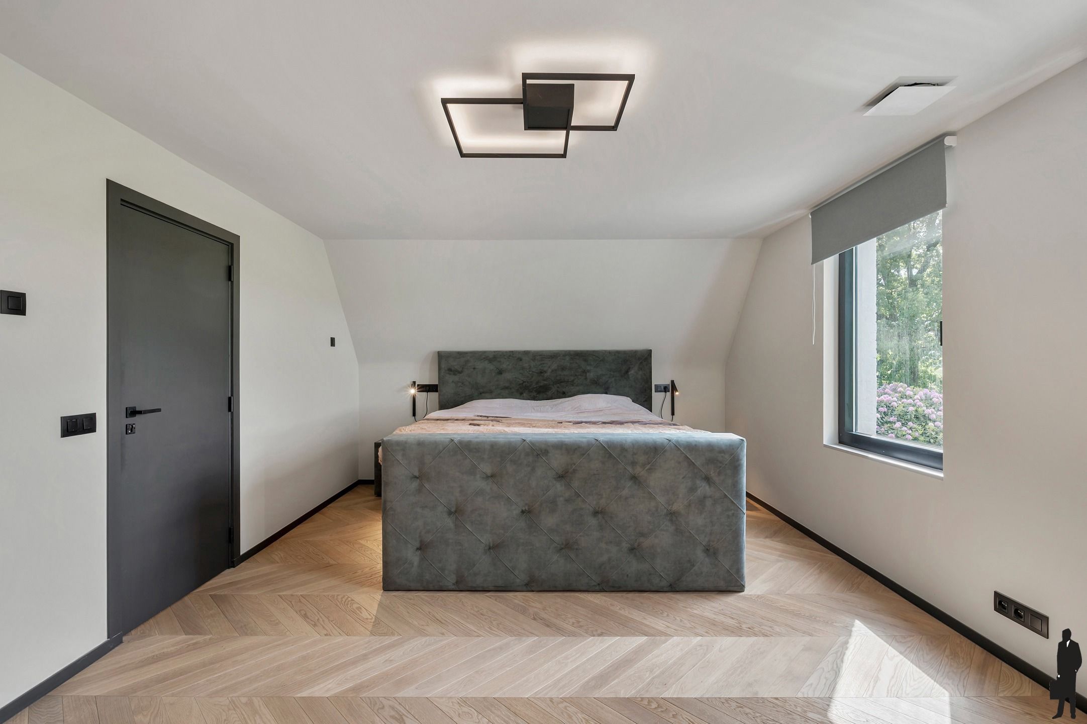 Gerenoveerde villa op 1.900 m² nabij de Nederlandse grens foto 18
