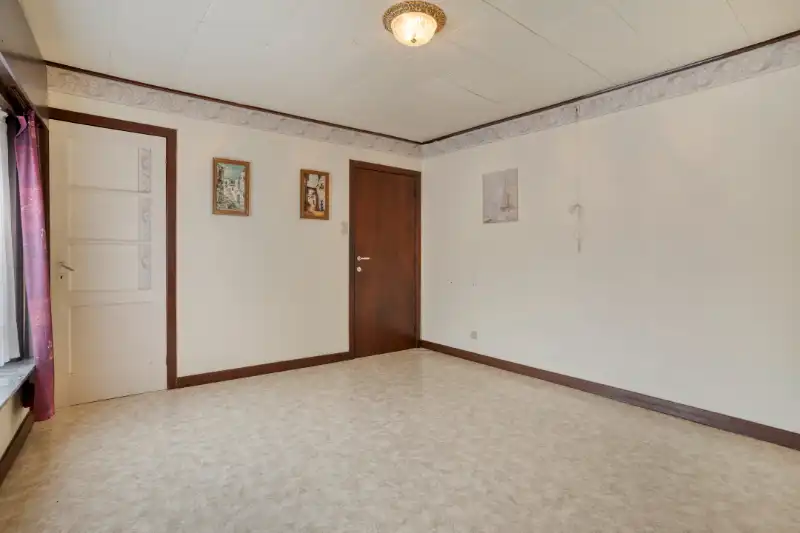 HALFOPEN BEBOUWING MET VEEL RENOVATIEPOTENTIEEL EN RUIM DAKTERRAS foto 22