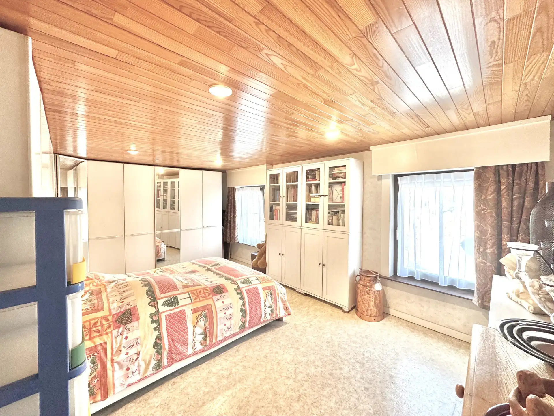 2 WONINGEN | TUIN | 5 SLAAPKAMERS | GARAGES | 1.121 M² foto 11