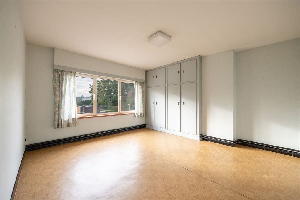 Karaktervolle woning met veel potentieel foto 21