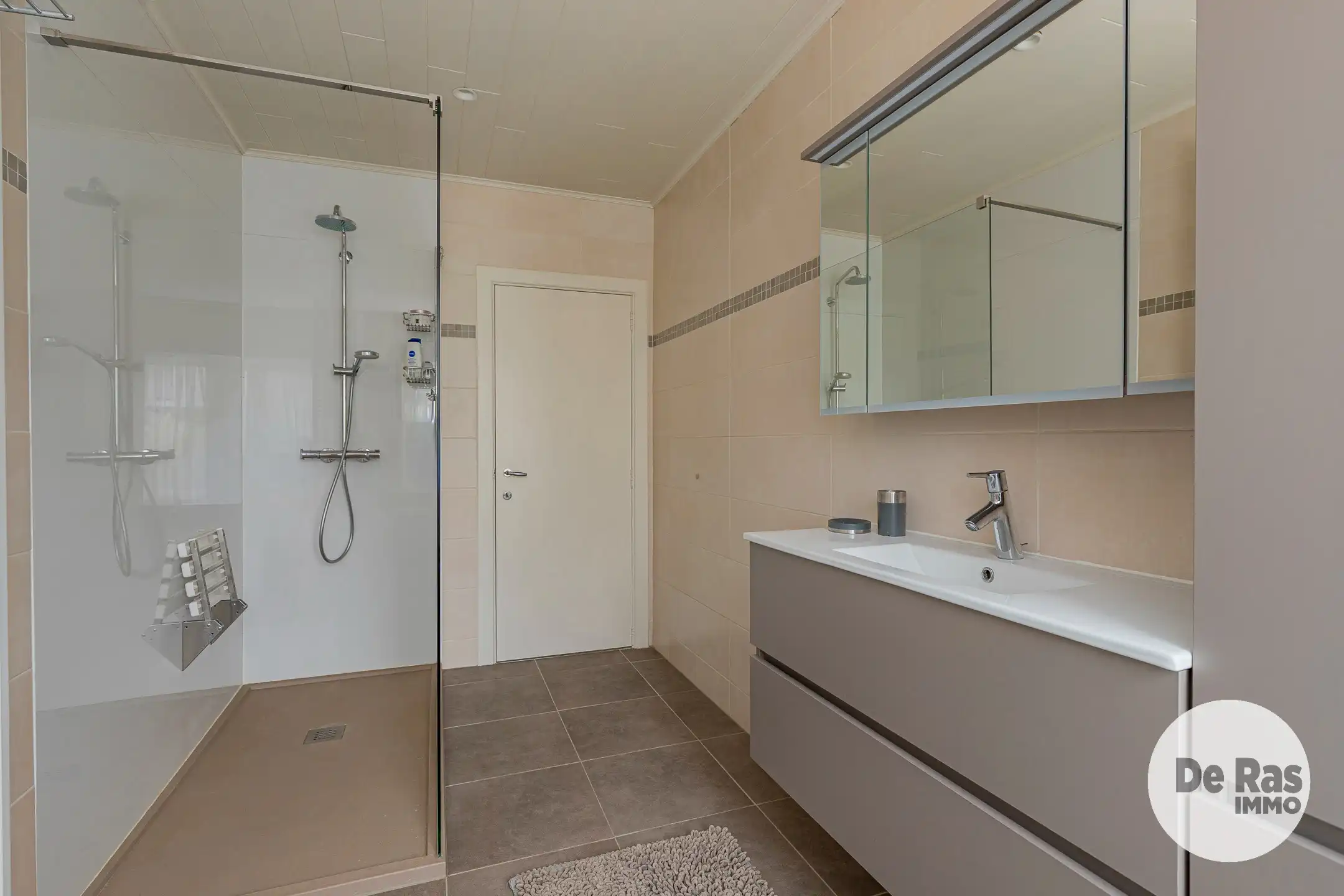 HERZELE- Gezinswoning met 4 slaapkamers en zuidgerichte tuin foto 14