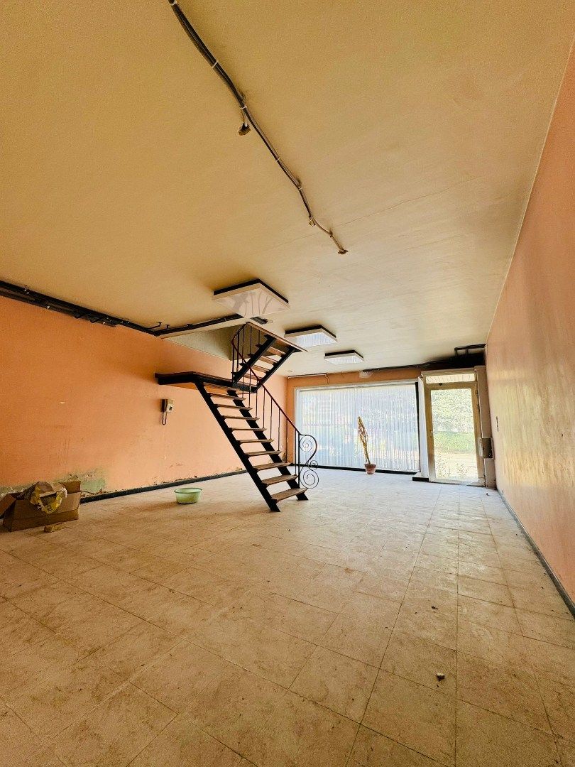 Te renoveren handelswoning op 3239 m² te koop inclusief aangrenzende bouwgrond foto 7