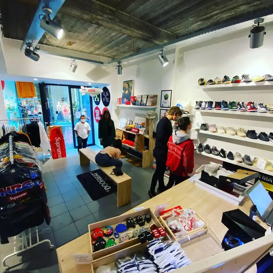 Pop-up ruimte Kortrijk te huur foto 3