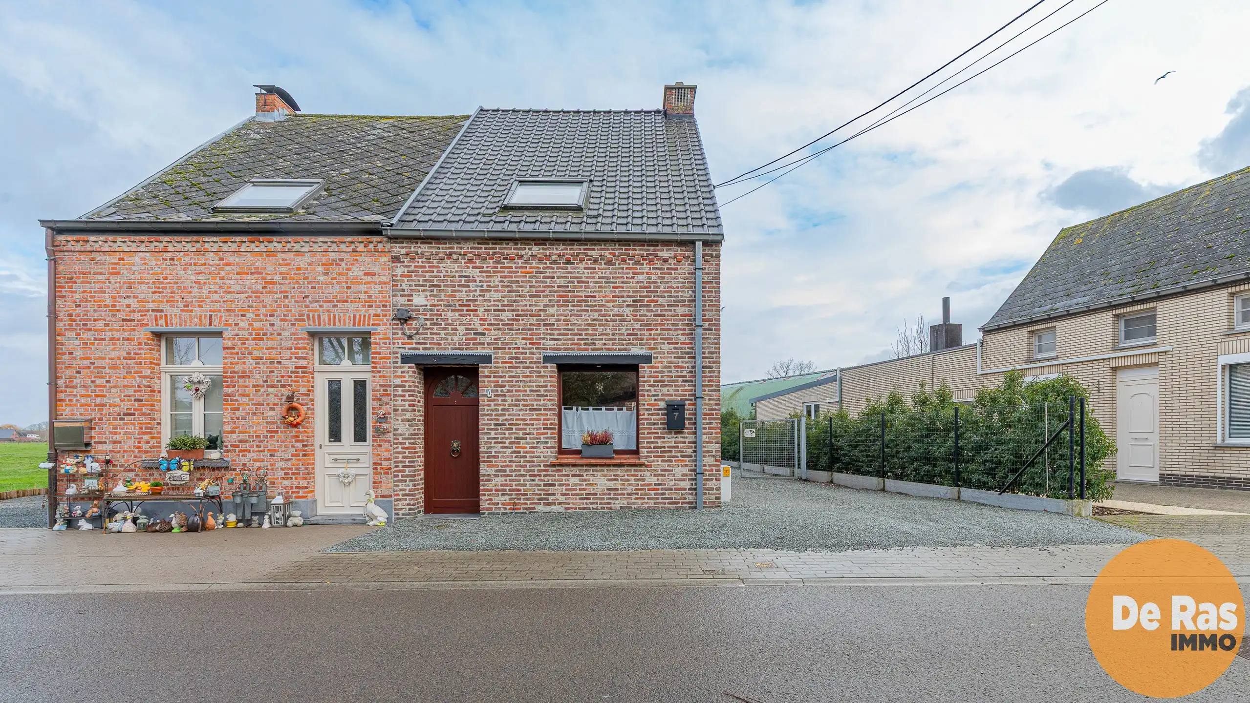 WICHELEN - Instapklare woning met alle comfort en grote tuin foto 2
