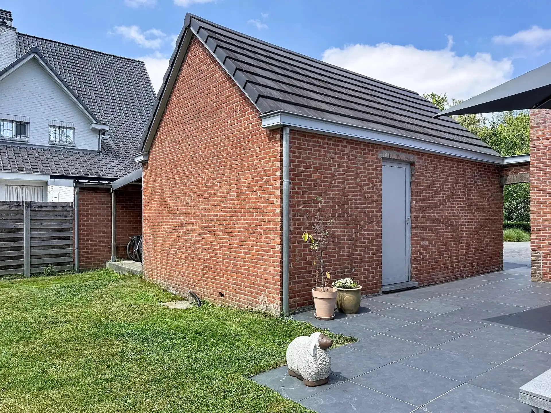 Verrassend ruime instapklare woning met 3 slaapkamers op een mooi perceel. foto 33