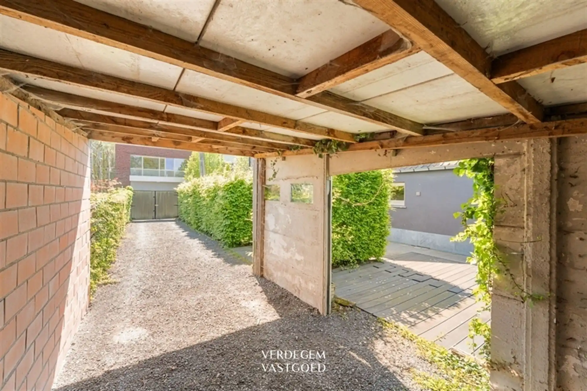 Charmante woning met 2 slaapkamers en fijne tuin met volledige privacy foto 16