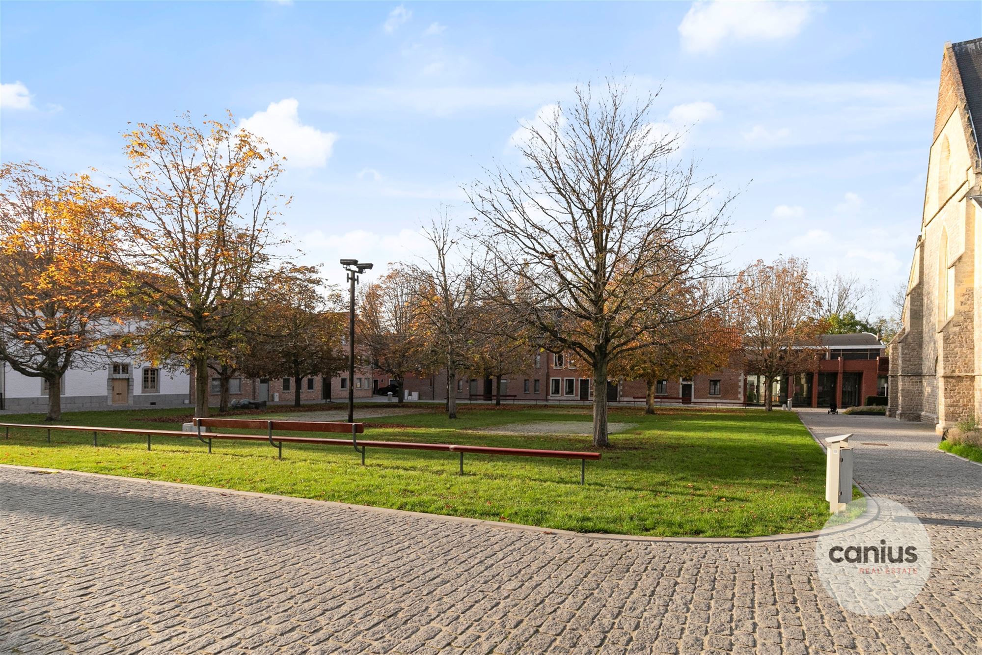 Unieke woning in hartje Sint-Truiden foto 24