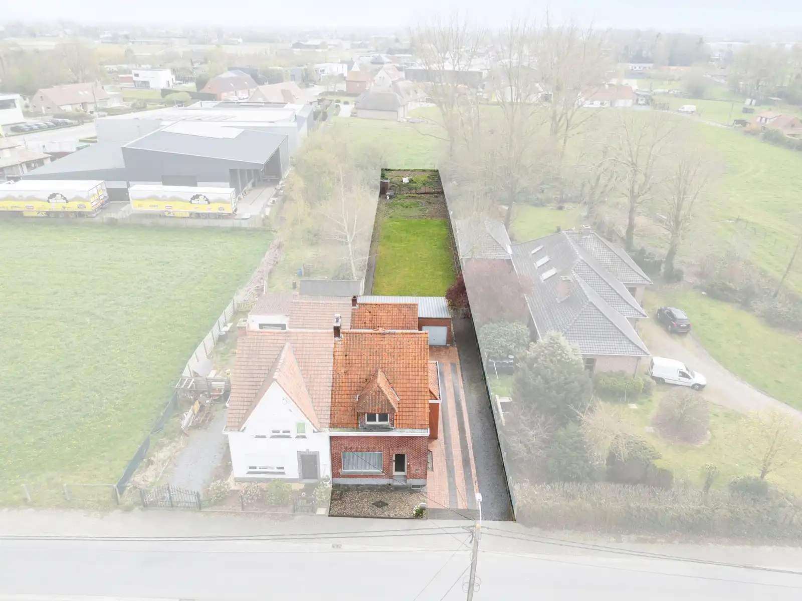 Hoofdfoto van de publicatie: Gezellige woning met potentieel op 985 m²