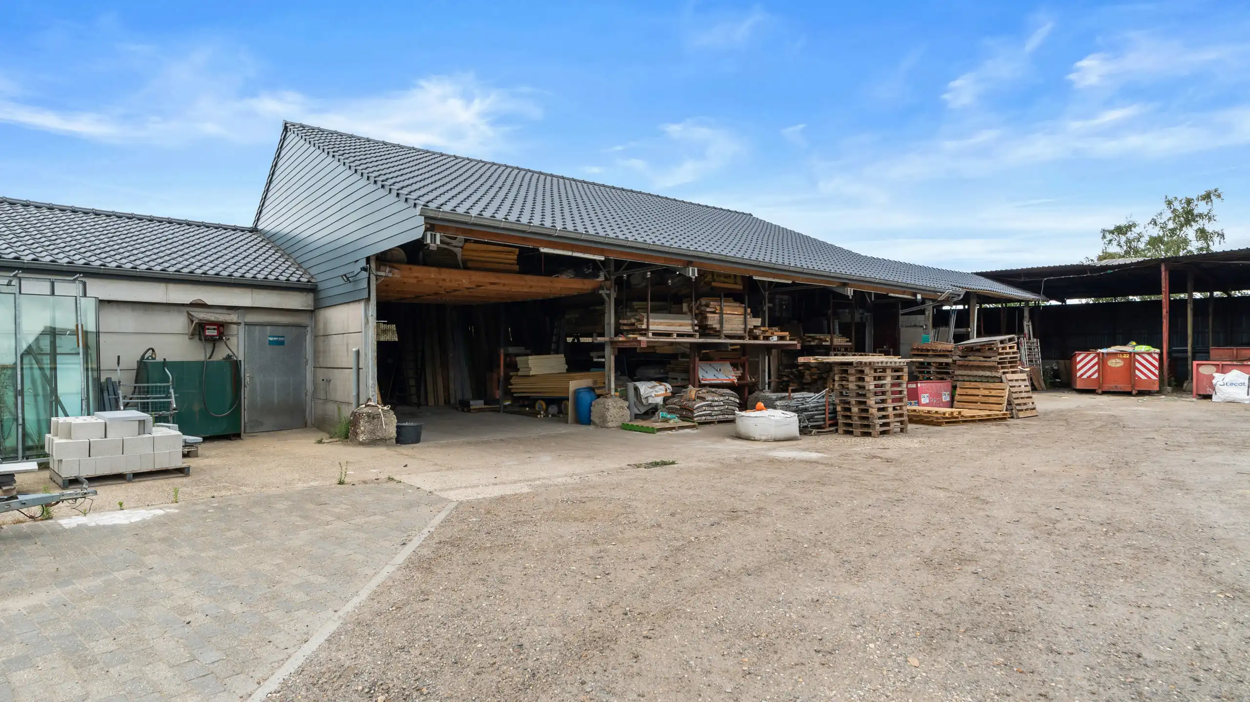 OUDSBERGEN - Zeer ruime landbouwwoning op 2,5ha met loodsen  foto 8