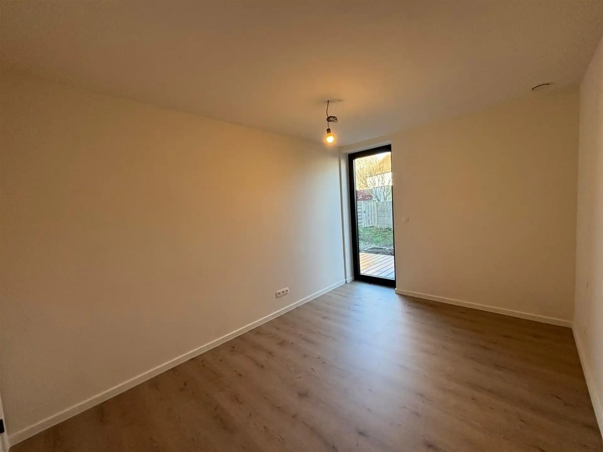 Modern gelijkvloers appartement met private tuin en ruime terrassen in Asse! foto 13