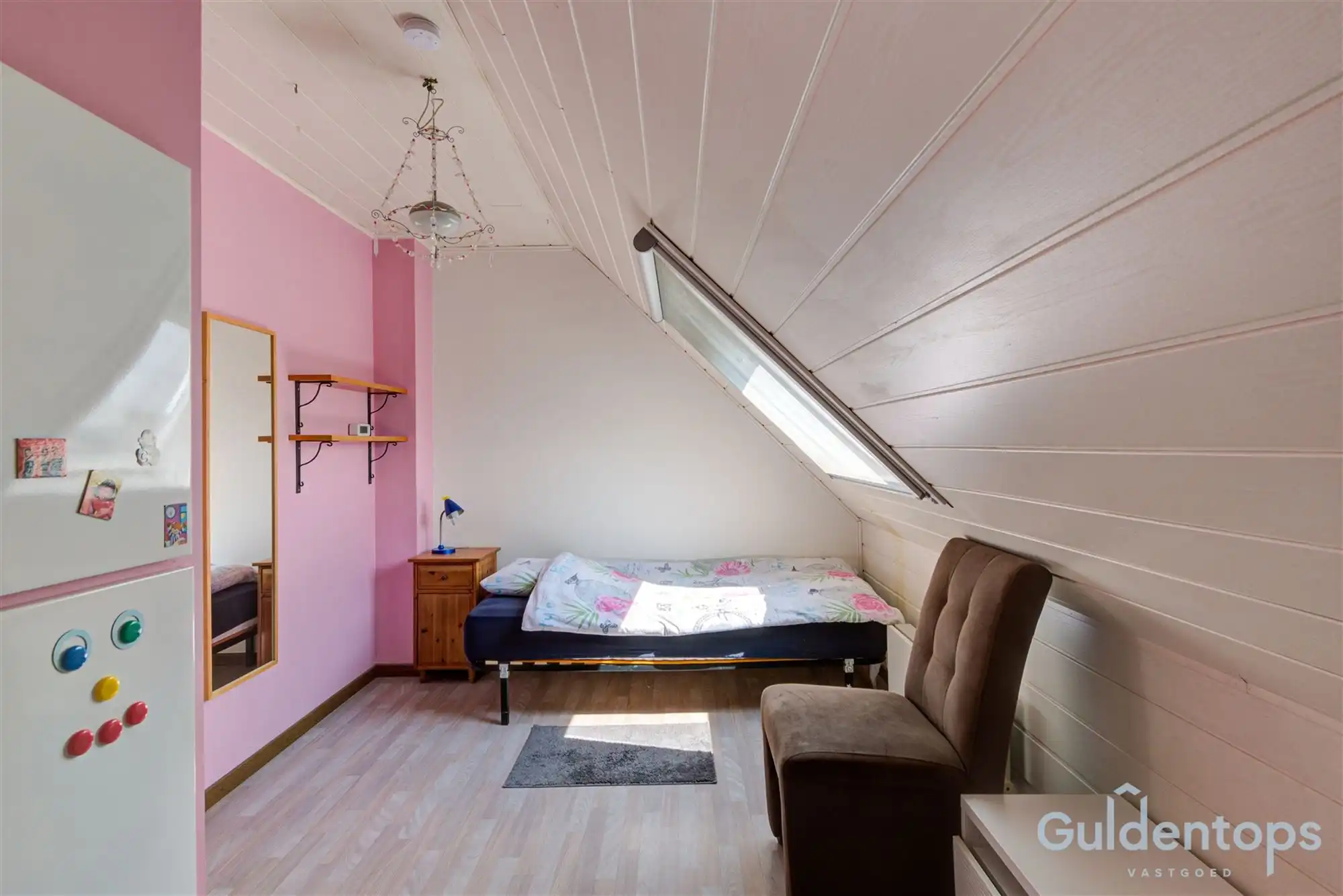Zeer ruime instapklare half open woning met zwembad foto 30