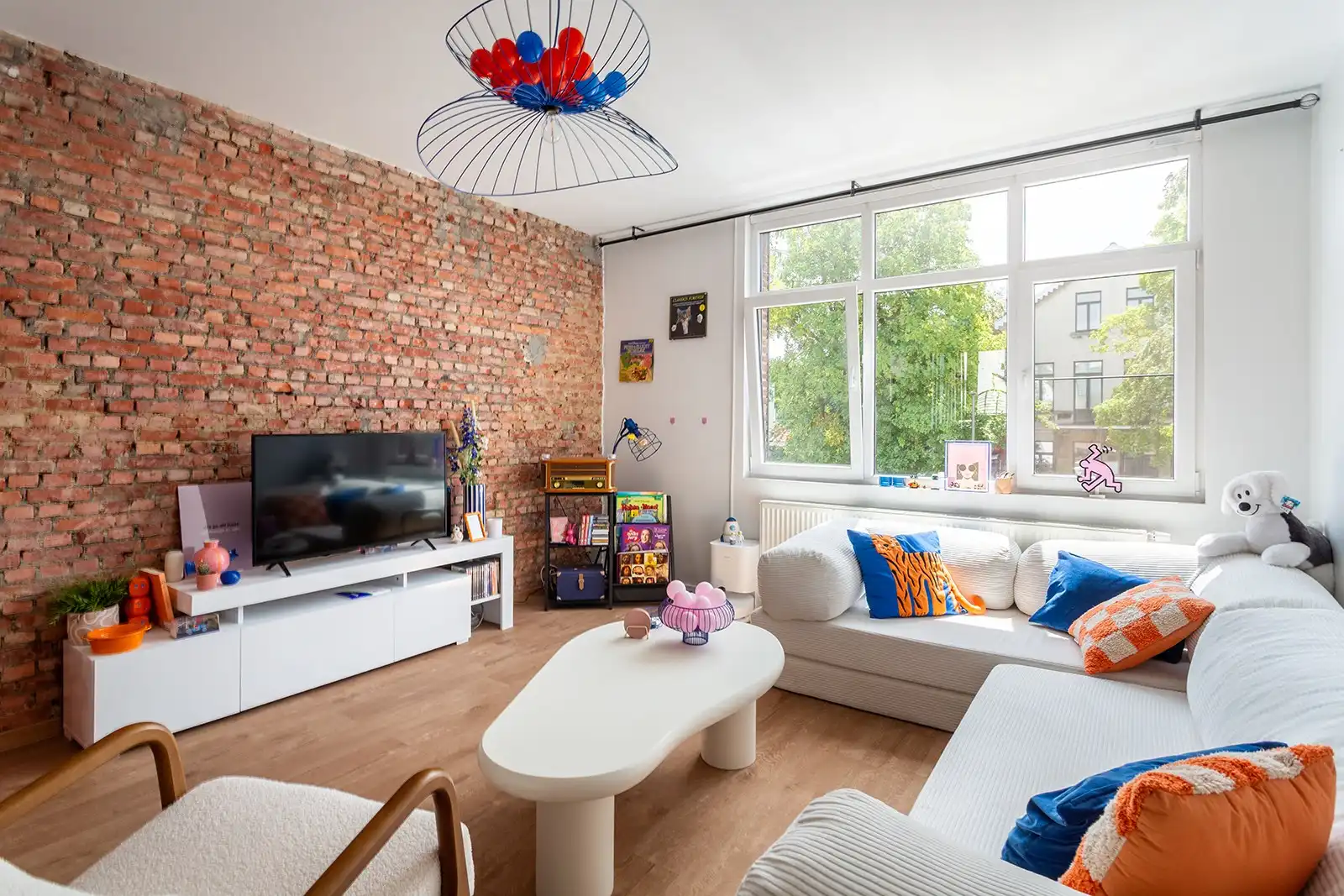 Instapklaar appartement met 2 ruime slaapkamers en terras foto 4