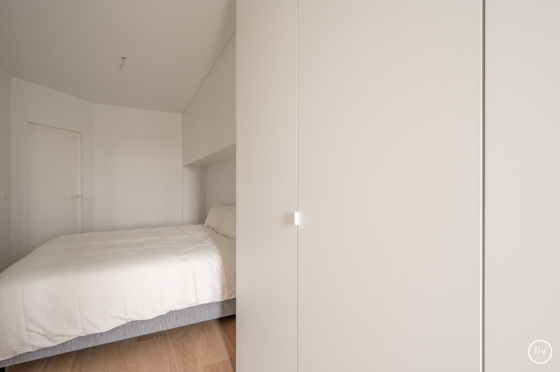 Prachtig gerenoveerd 2 slaapkamer appartement op de Lippenslaan met high-end afwerking foto 18