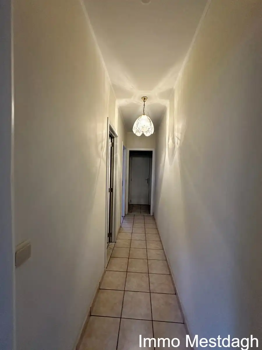 Ruim Appartement met Garage, 2 slaapkamers en terras foto 8