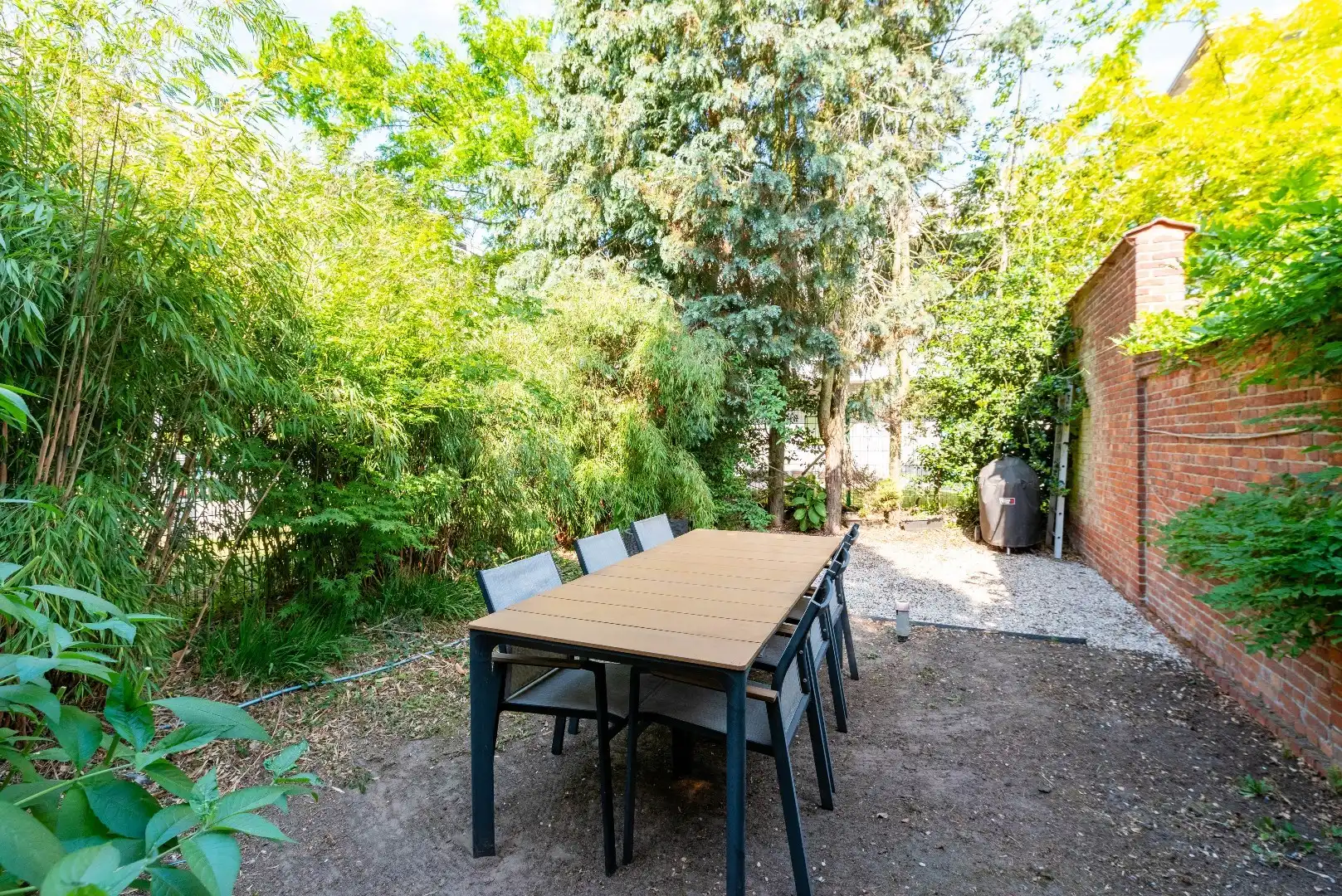 Gemeubeld appartement met tuin  foto 18