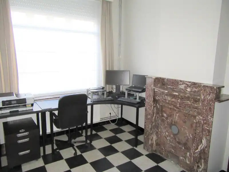 Ruime rijwoning foto {{pictureIndex}}