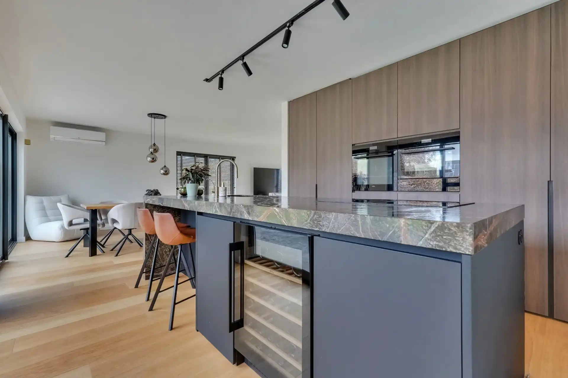 Vrijstaande woning met hoogwaardige afwerking foto 9
