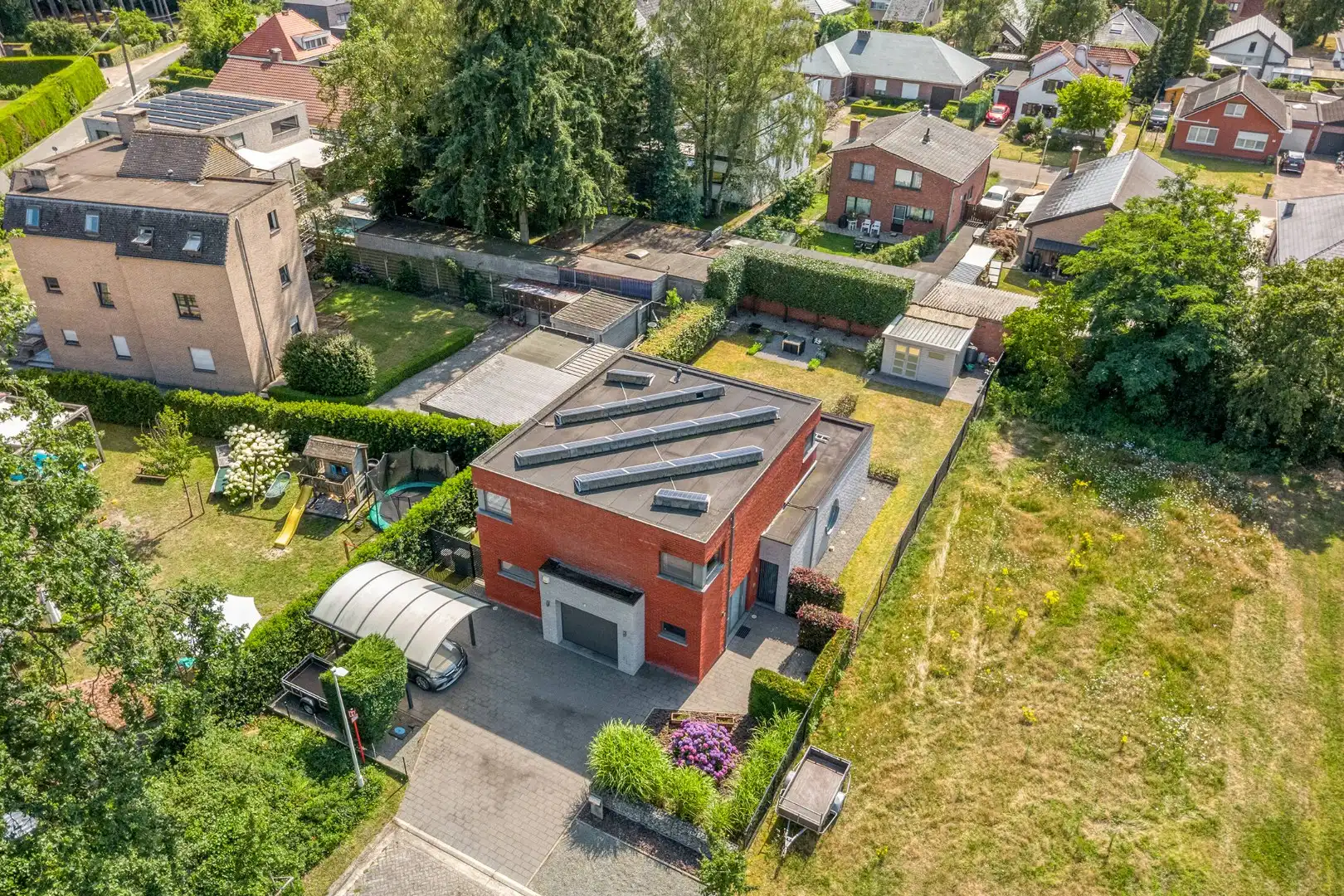Stijlvolle villa met zonnige tuin waar comfort, kwaliteit en duurzaamheid samenkomen foto 29