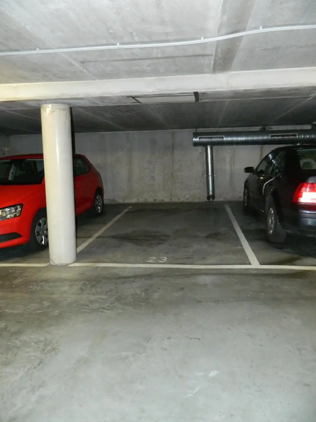 Ruim appartement met twee slaapkamers nabij centrum Halle foto 11