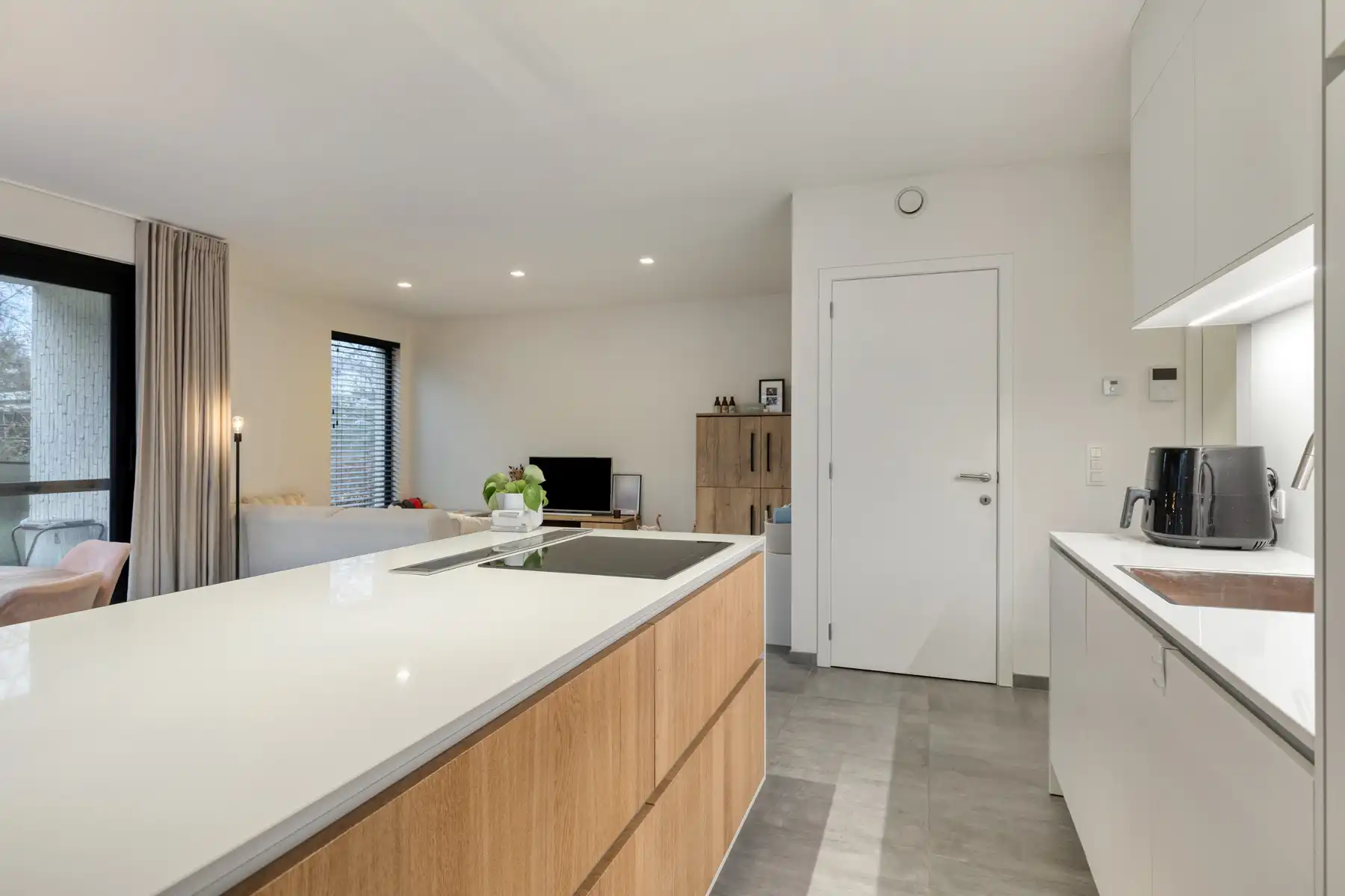 Stijlvol gelijkvloers appartement met tuin op topligging foto 5