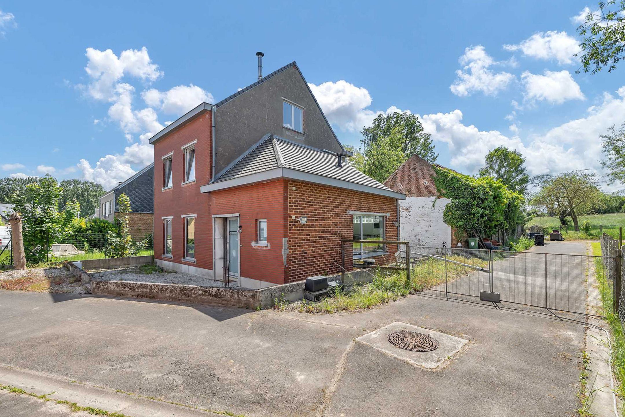 Ruime woning met prachtige tuin en diverse mogelijkheden foto 2