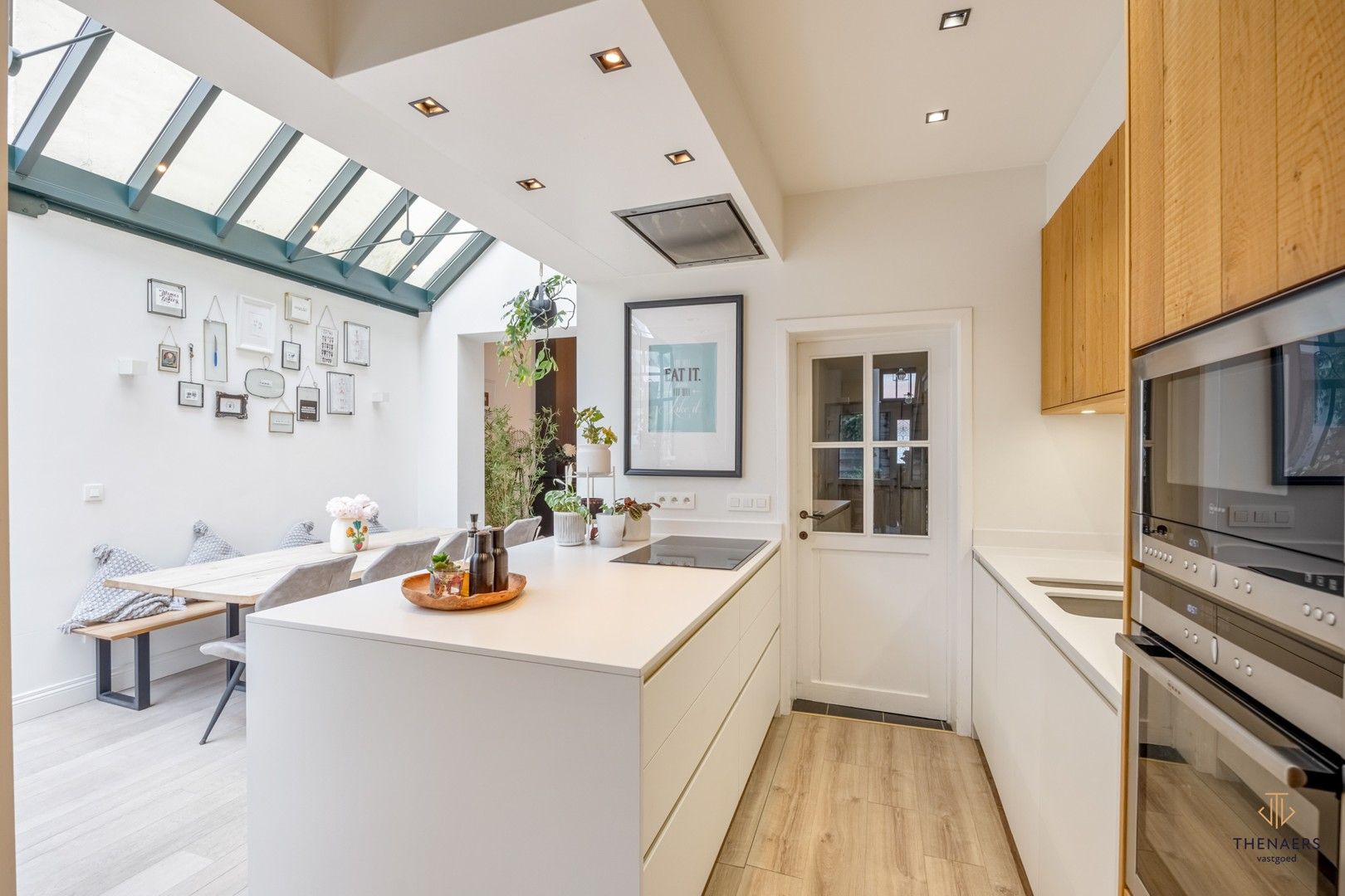 Prachtige stadswoning met vier slaapkamers in hartje Sint-Truiden. foto 12