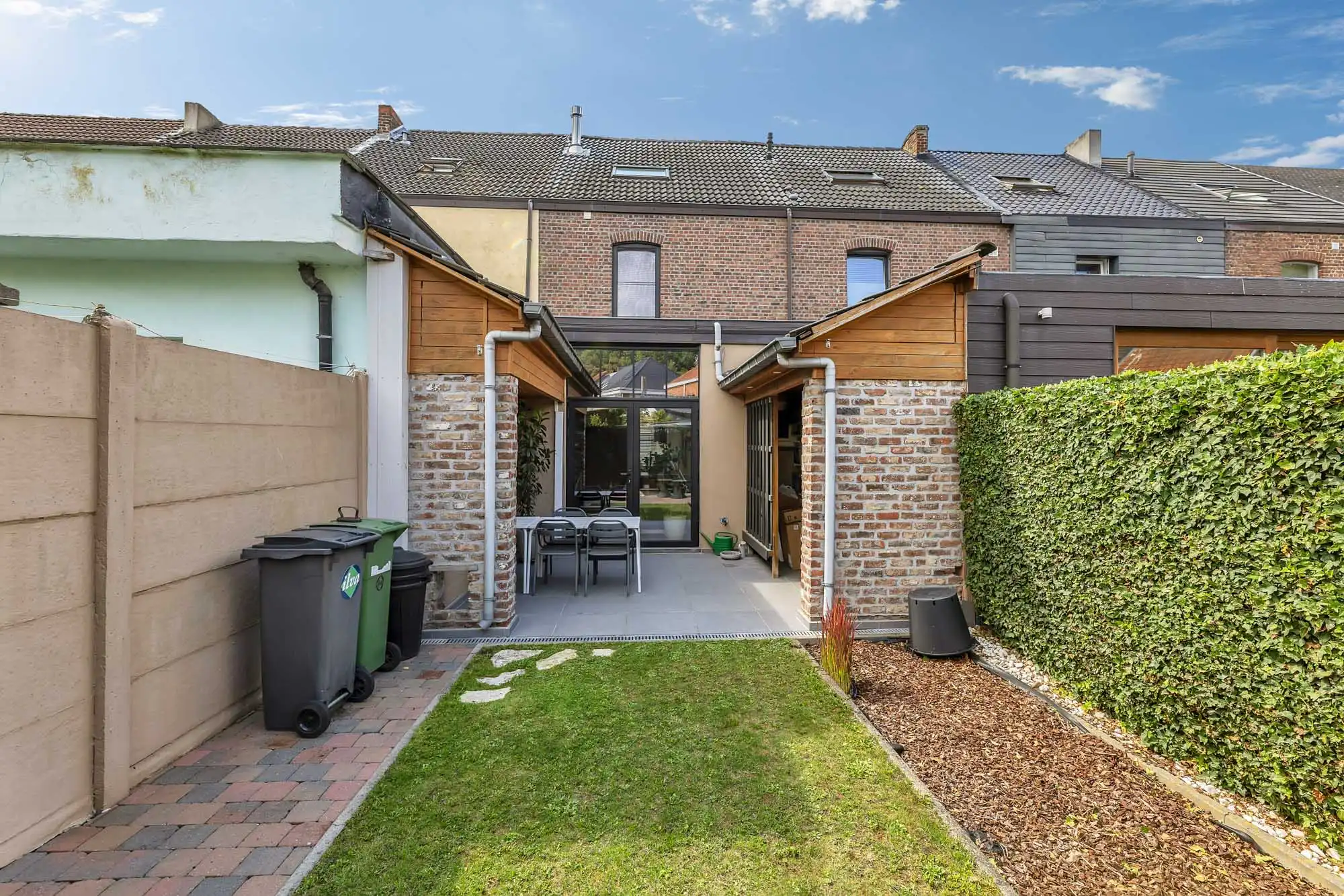 Instapklare woning met 3 slaapkamers, tuin en terras foto 12