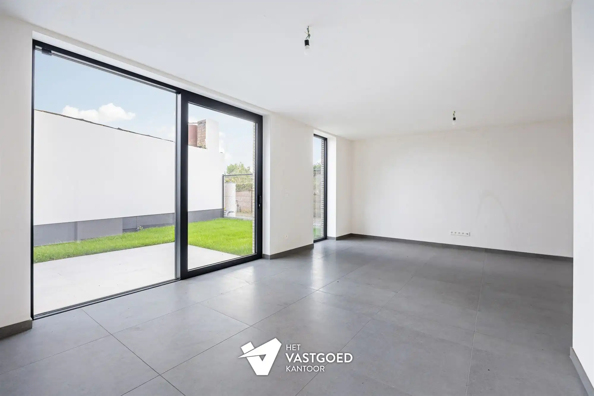 RUIM GELIJKVLOERS APPARTEMENT MET UITZONDERLIJKE BUITENRUIMTE foto 3