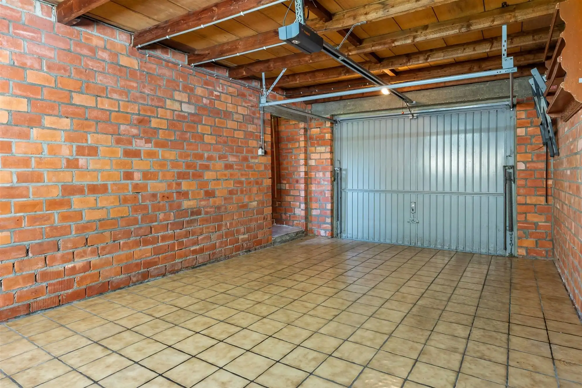 GOED ONDERHOUDEN GELIJKVLOERSE WONING MET 3 SLAAPKAMERS RUSTIG GELEGEN TE STAL foto 27