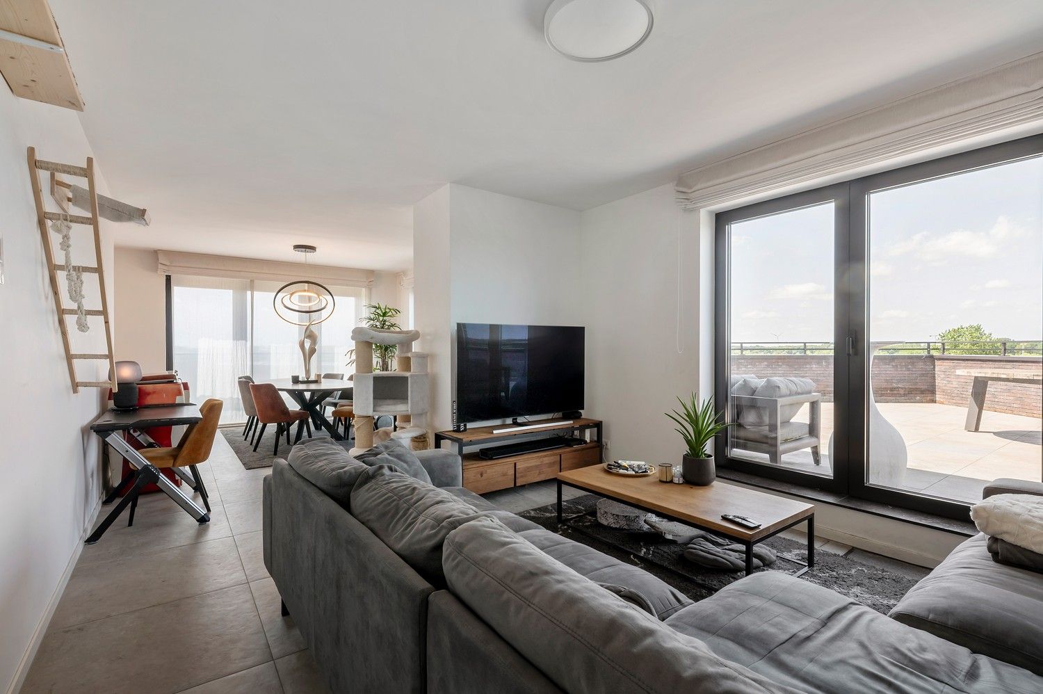 Exclusieve penthouse met panoramisch terras en uitzicht op het Albertkanaal. foto 5