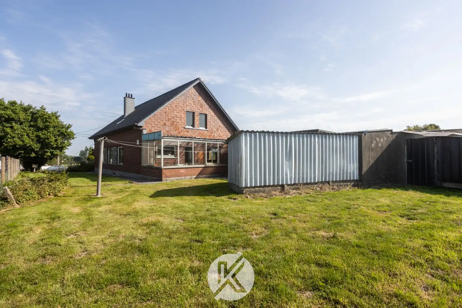 Vrijstaande woning met renovatiepotentieel foto 9