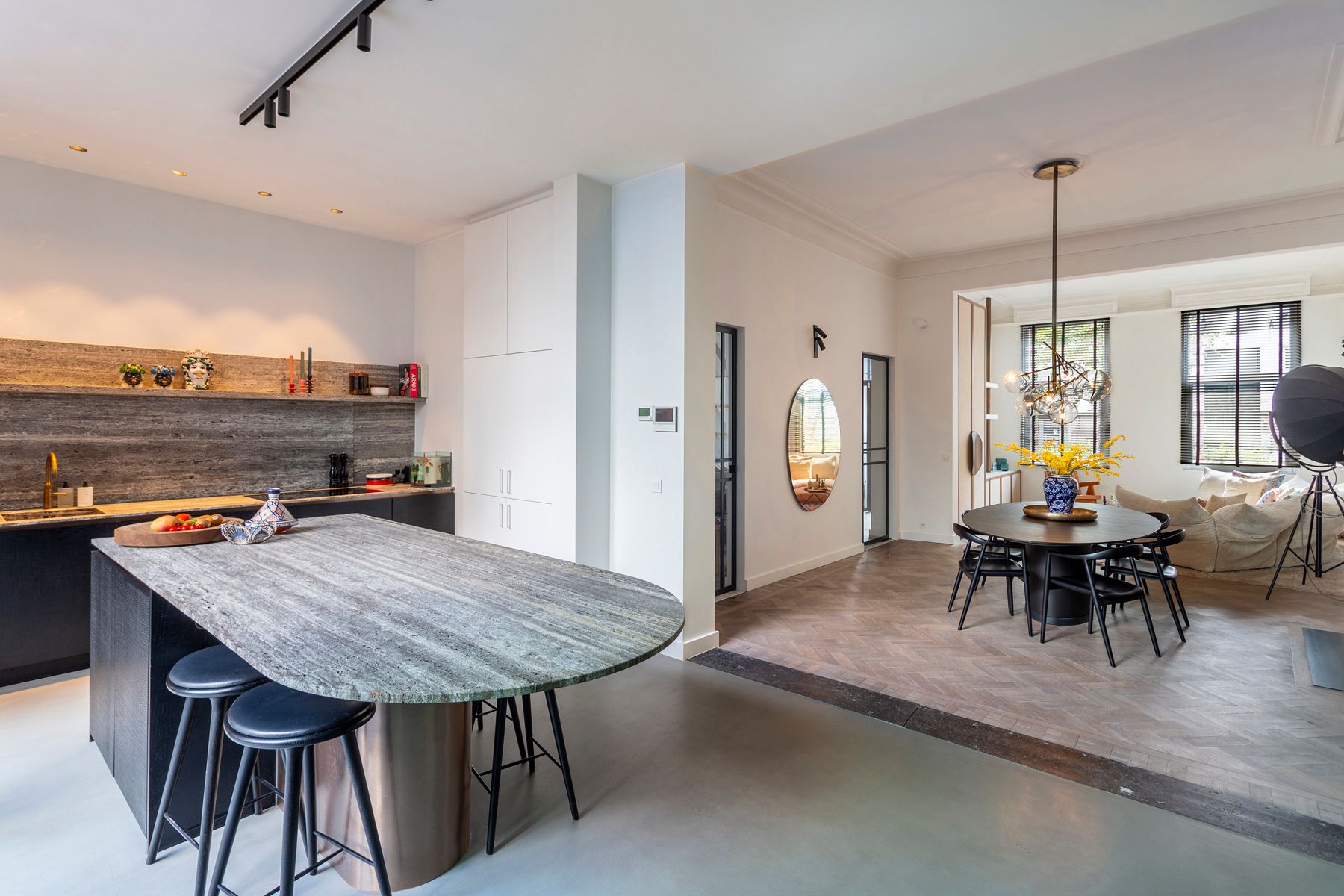 Stijlvolle luxe herenwoning op ’t Zuid met veel buitenruimte foto 2