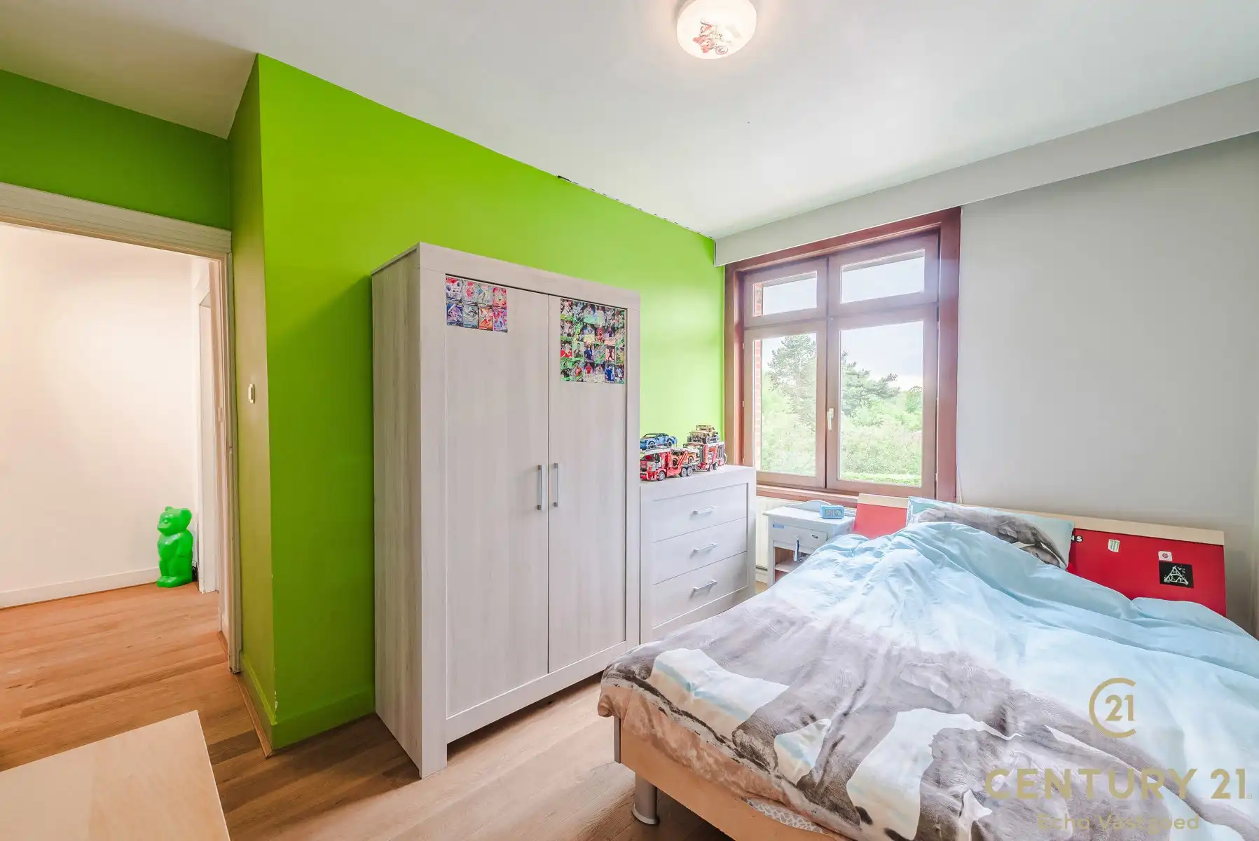 Verrassend ruime, onderhouden woning met zwembad en bijhuis. foto 17